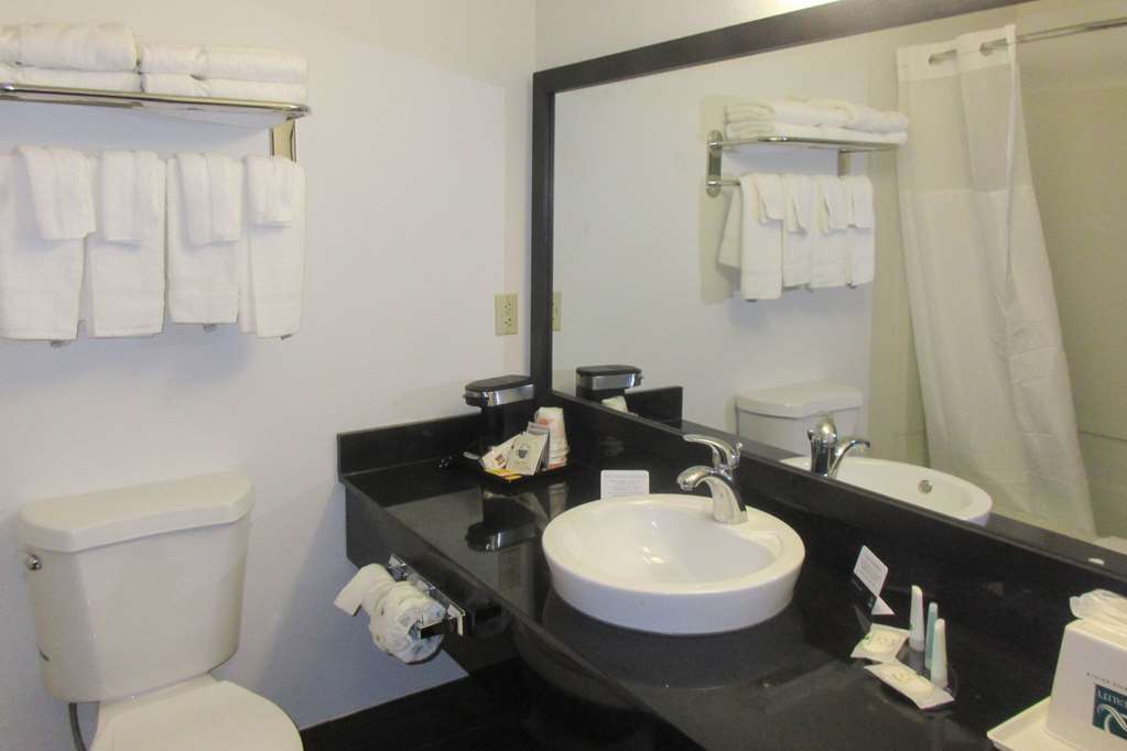 Quality Inn Coraopolis Oda fotoğraf